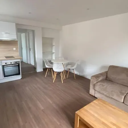 Joli T2 Idealement Situe, Parking Apartment *